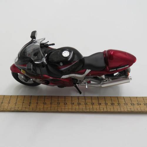 NewRay Suzuki GSX 1300R Hayabusa model motorcycle - Scale 1/12