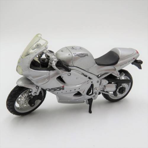 Maisto Triumph 955i Daytona model motorcycle - Scale 1/18