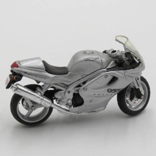 Maisto Triumph 955i Daytona model motorcycle - Scale 1/18
