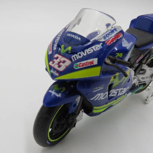 Maisto 2005 Honda RC211V Movistar MotoGP model motorcycle - #33 Marco Melandri - Scale 1/18
