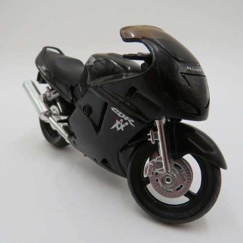 Honda CBR 1100XX model motorcycle - Scale 1/18