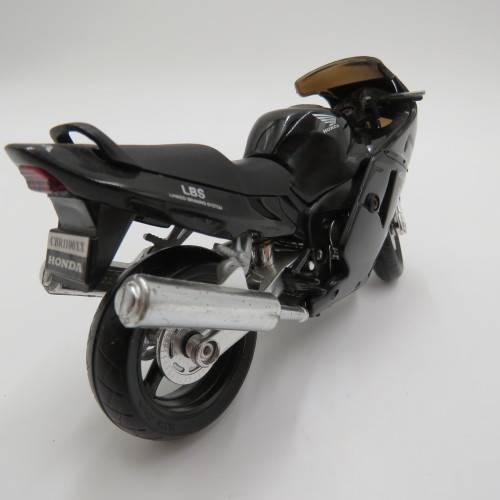 Honda CBR 1100XX model motorcycle - Scale 1/18