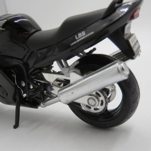 Honda CBR 1100XX model motorcycle - Scale 1/18