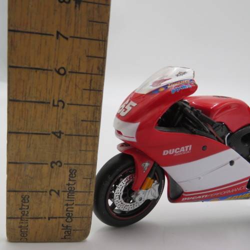 Maisto Ducati Desmosedici MotoGP model motorcycle - #65 Loris Capirossi - Scale 1/18