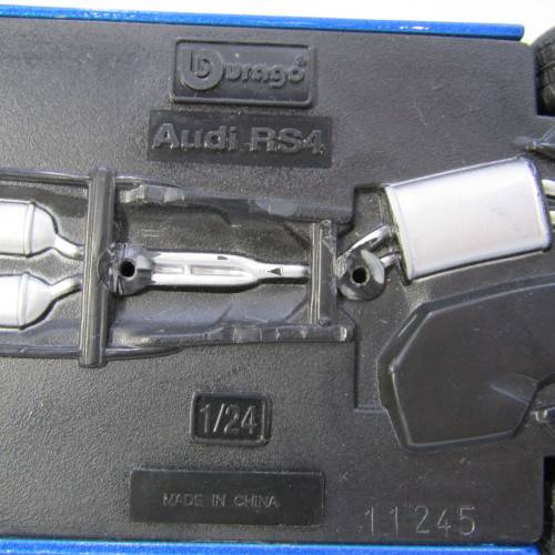 Bburago Audi RS4 model car - scale 1/24