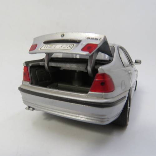 Welly BMW 328i die-cast model car - Scale 1/24