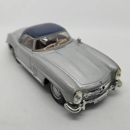 Hongwell Mercedes-Benz 300 SL Roadster die-cast model car - Scale 1/43