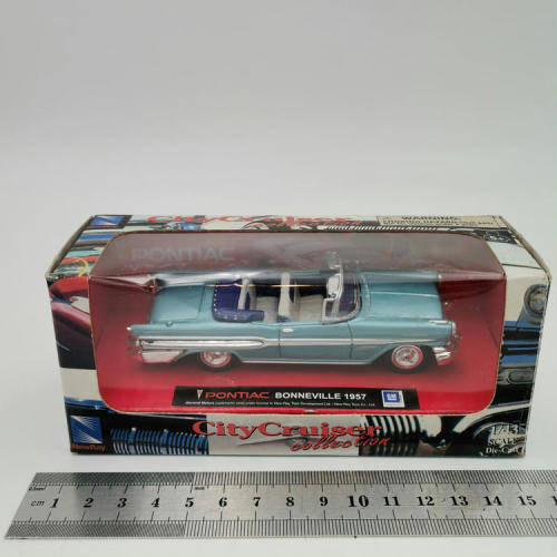 NewRay 1957 Pontiac Bonneville die-cast model car - scale 1/43