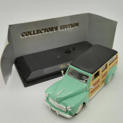 Road Signature 1948 Ford Woody die-cast model car - scale 1/43