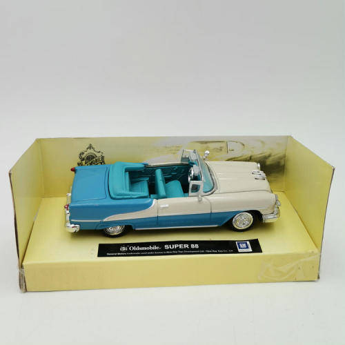NewRay Oldsmobile Super 88 die-cast model car - scale 1/43