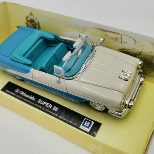 NewRay Oldsmobile Super 88 die-cast model car - scale 1/43
