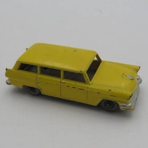 Lensney Matchbox No. 31 American Ford station wagon toy car