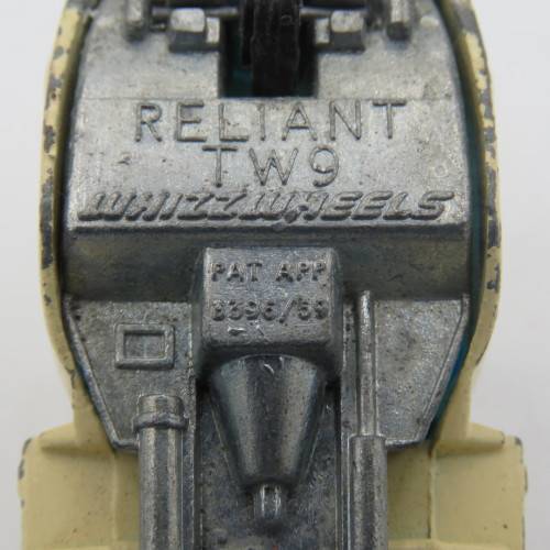 Corgi Juniors Whizzwheels Reliant TW9 toy car - Windscreen broken