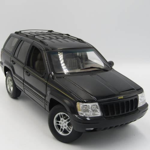 AutoArt Jeep Grand Cherokee die-cast model car - mirror missing - scale 1/18
