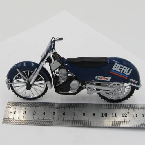 Maisto Speedway die-cast model motorcycle - scale 1/18