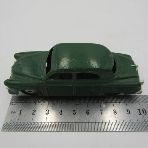 Meccano Ltd Dinky Toys #172 Studebaker toy car