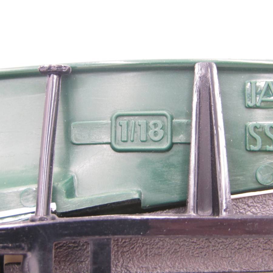 Bburago 1937 Jaguar SS 100 die-cast model car - scale 1/18