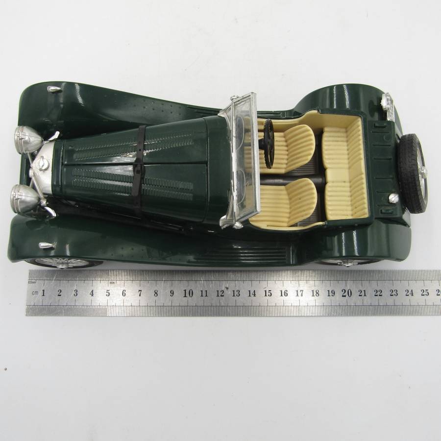 Bburago 1937 Jaguar SS 100 die-cast model car - scale 1/18