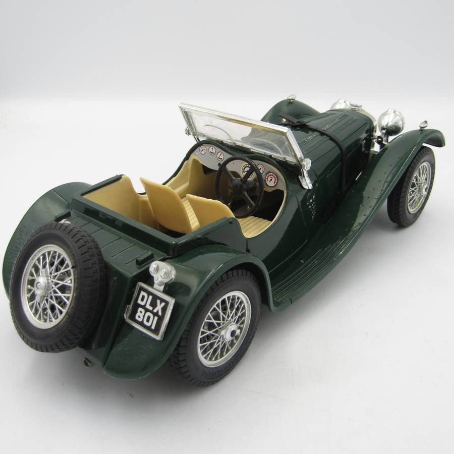 Bburago 1937 Jaguar SS 100 die-cast model car - scale 1/18