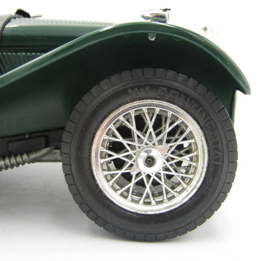 Bburago 1937 Jaguar SS 100 die-cast model car - scale 1/18