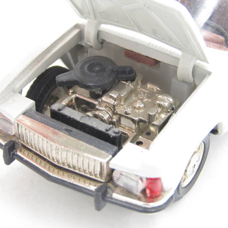 Russian Gaz-3102 Volga die-cast model car - scale 1/43