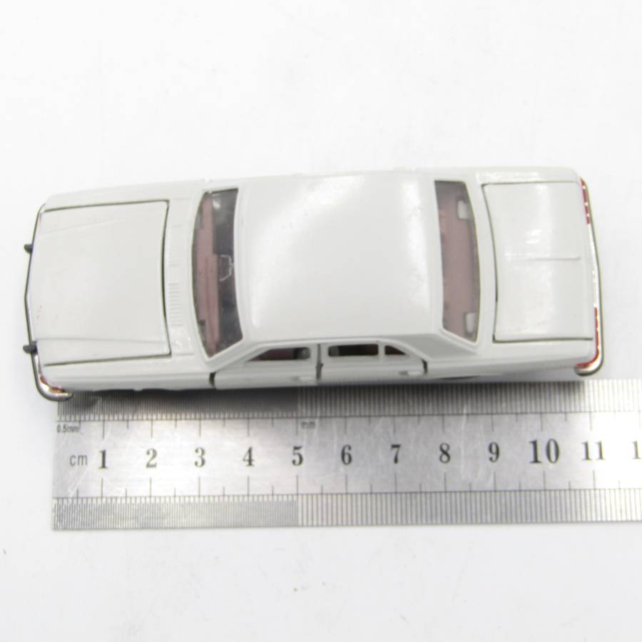 Russian Gaz-3102 Volga die-cast model car - scale 1/43