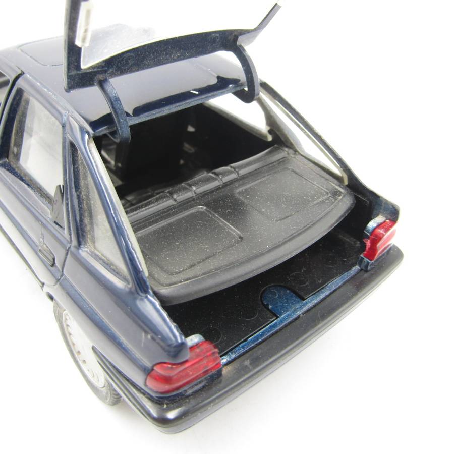 Schabak Modell Ford Escort die-cast model car - scale 1/24