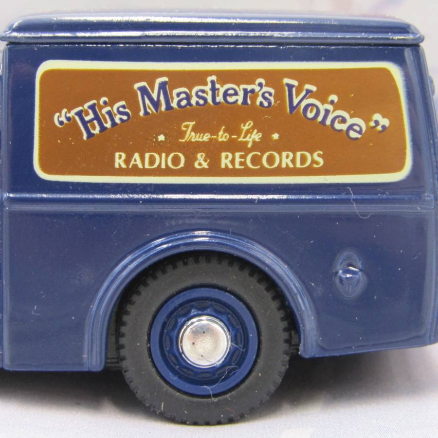 Matchbox Dinky 1948 Commer 8 CWT van model car in box