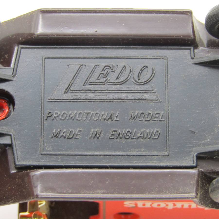 Lledo metal replicas Model T Ford Warburton`s in box