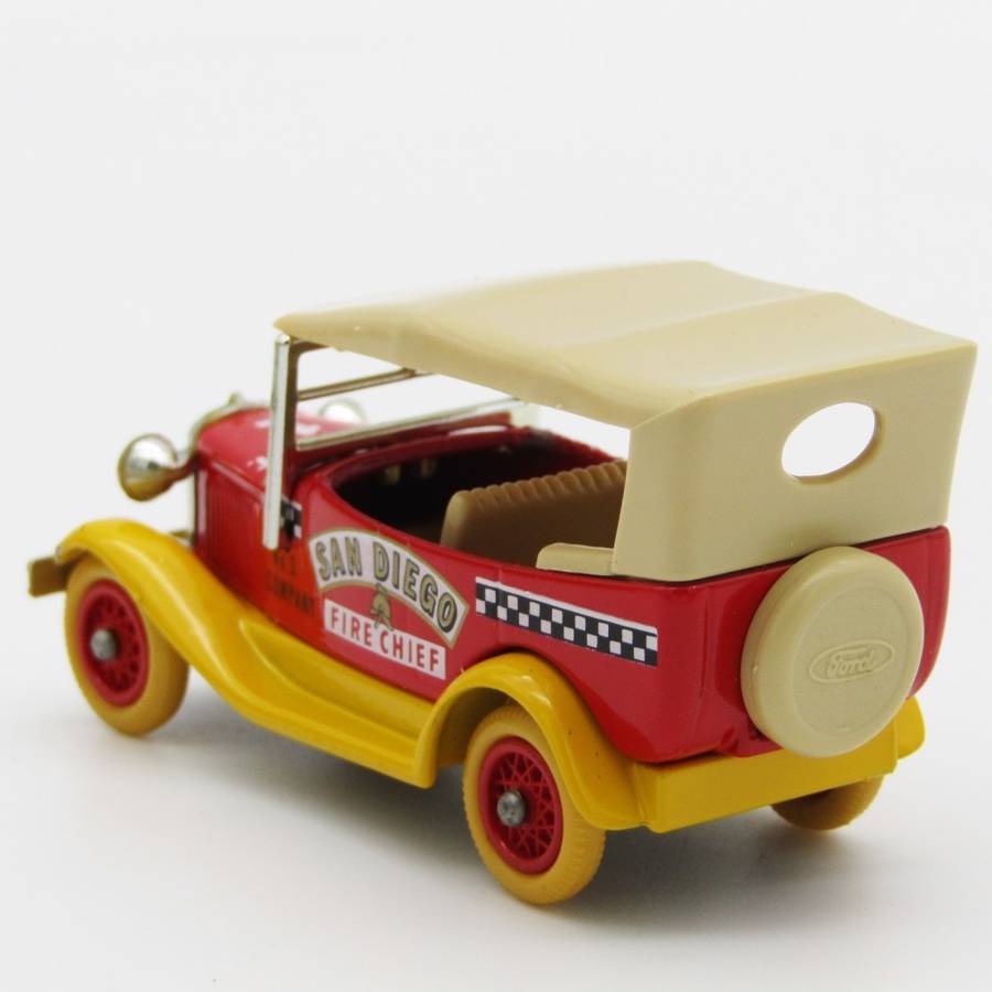 Lledo Ford Model A San Diego Fire chief model car in box with figurines