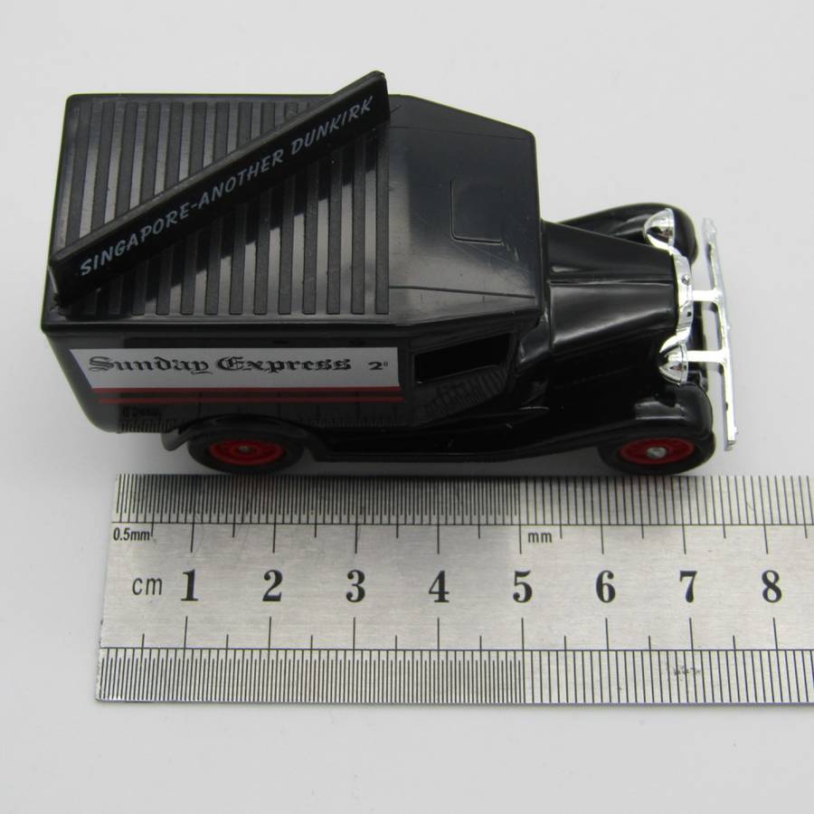 Lledo Ford Model A Daily Express delivery van model car in box