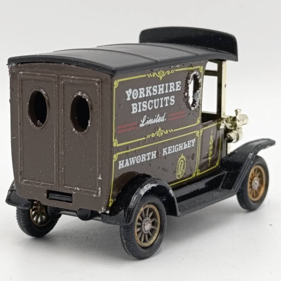 Lledo Ford Model T Yorkshire Biscuits delivery van in box with figurines