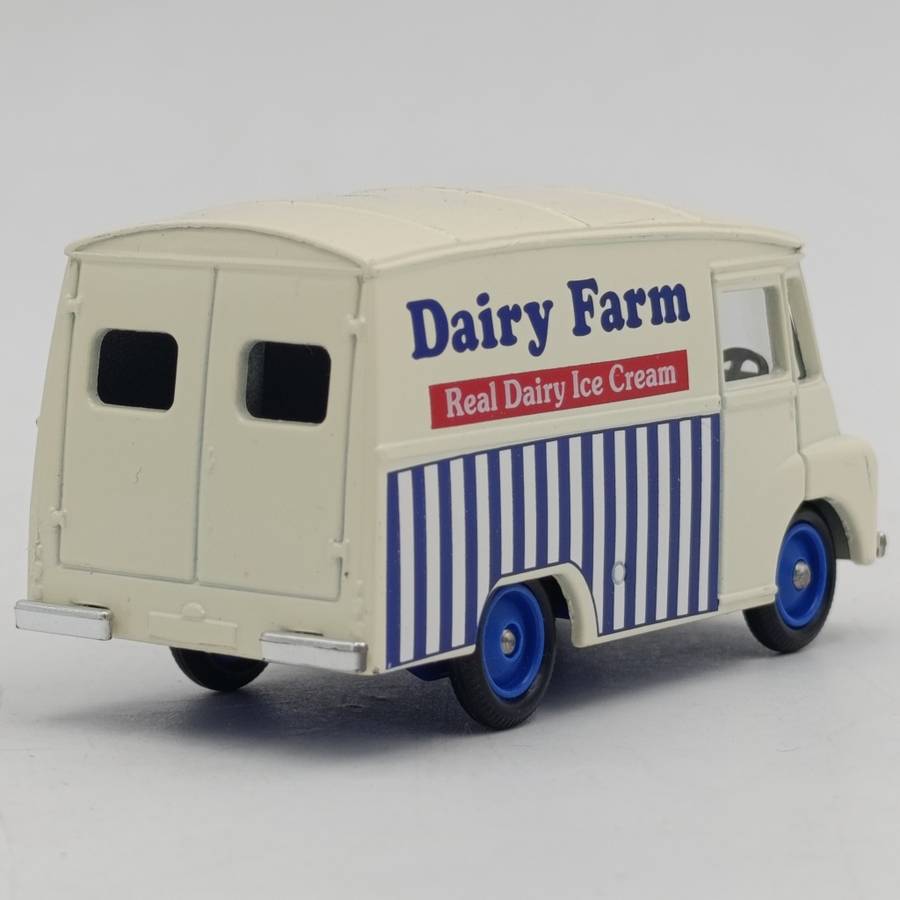 Lledo 1959 Morris LD 150 Dairy Farm die-cast delivery van model car in box