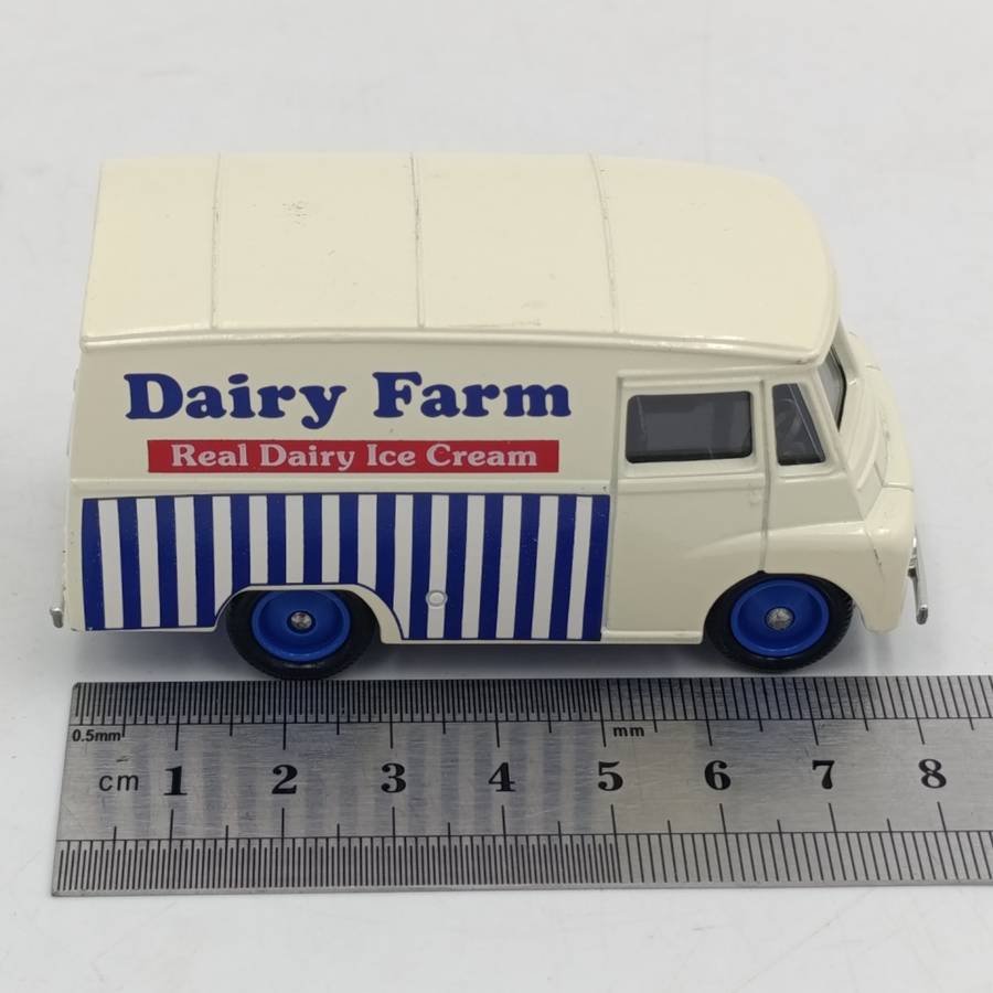 Lledo 1959 Morris LD 150 Dairy Farm die-cast delivery van model car in box