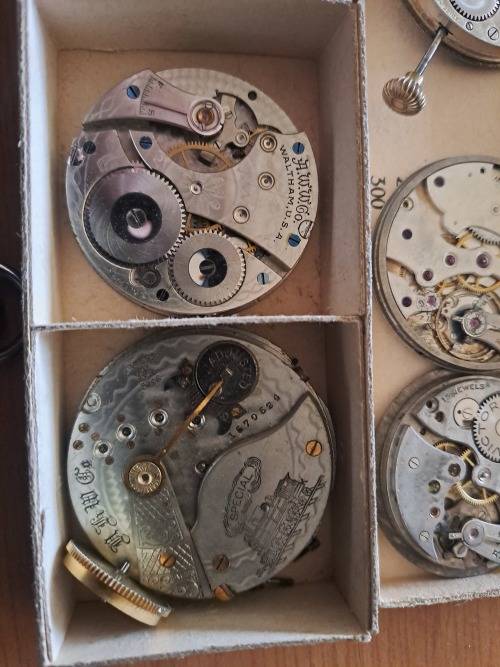 Lots of Vintage pocket watches and parts