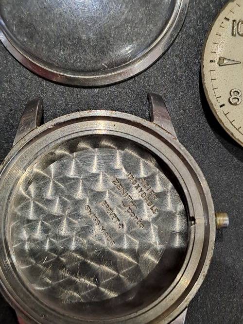 Vintage men`s Zenith movement and case