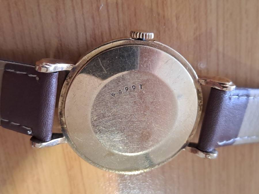 Vintage men`s jauger leCoultre  9ct gold