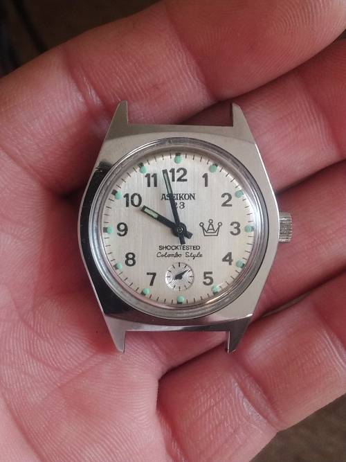 5  vintage mens watches and 9 straps