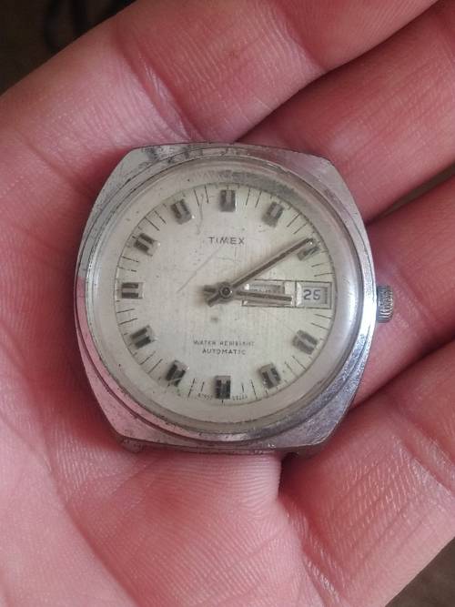 5  vintage mens watches and 9 straps