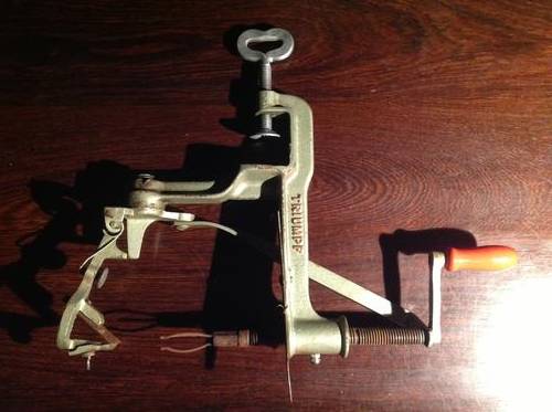 Vintage peach/apple peeler
