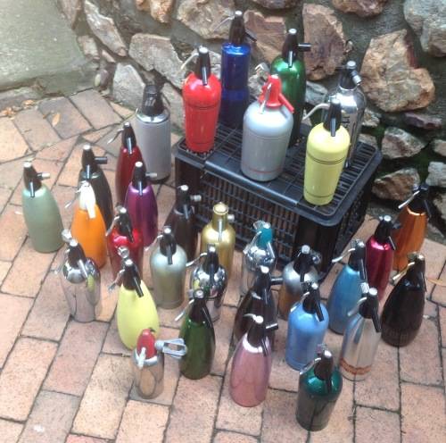 Vintage syphon / siphon / soda streamer  collection (x 32) - ideal for pub/restaurant exhibit