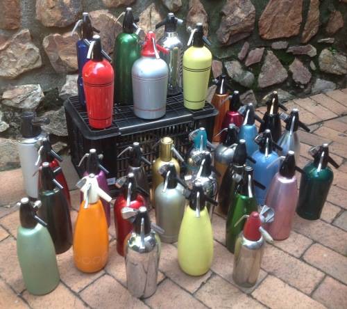 Vintage syphon / siphon / soda streamer  collection (x 32) - ideal for pub/restaurant exhibit