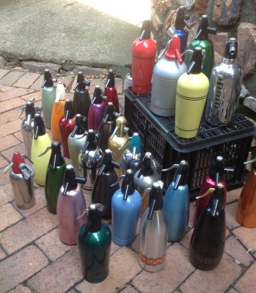 Vintage syphon / siphon / soda streamer  collection (x 32) - ideal for pub/restaurant exhibit