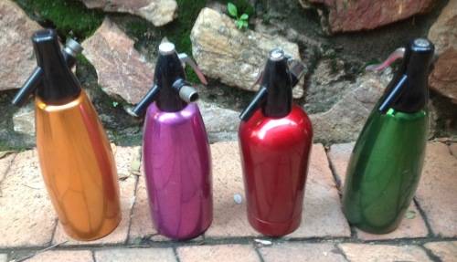 Vintage syphon / siphon / soda streamer  collection (x 32) - ideal for pub/restaurant exhibit