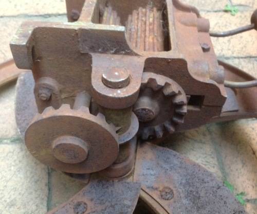 Vintage cutter/slicer - heavy - COLLECTION ROODEPOORT ONLY