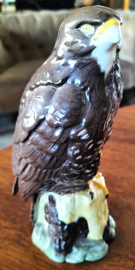 Whiskey - White and Mackay - Buzzard (with content)