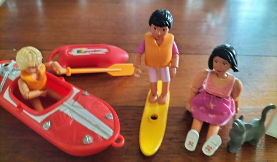 Contemporary Lego pieces - mainly a beach scene