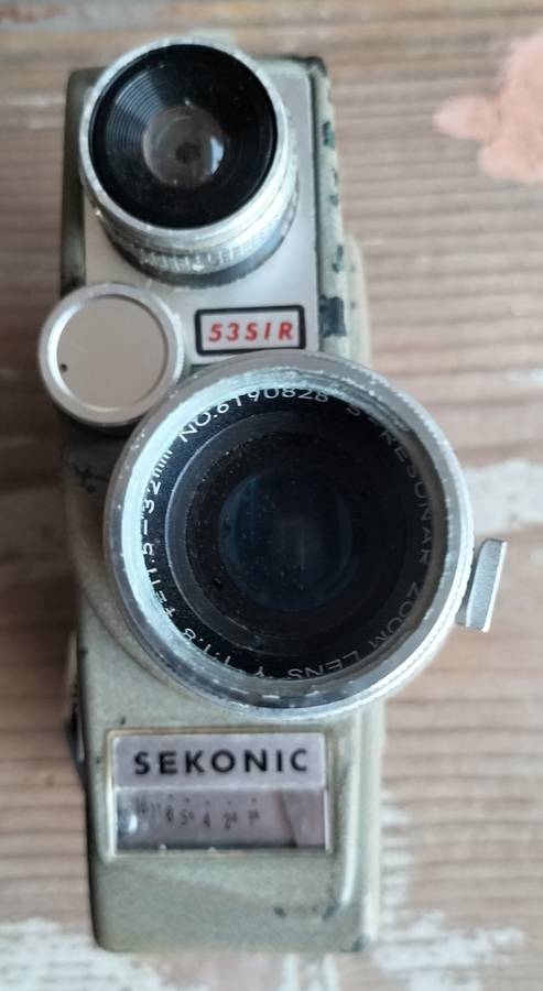 Vintage 8mm movie camera - Sekonic (In original case)