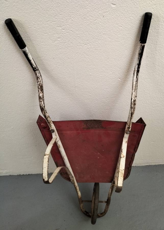 Vintage children`s wheelbarrow - Poor condition