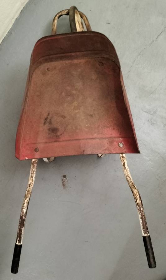 Vintage children`s wheelbarrow - Poor condition